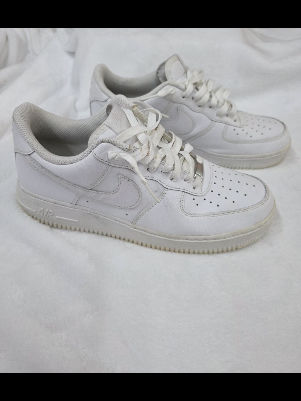 Mens Nike Air Force 1 '07 Low Top White Sneakers - Picture 3 of 9